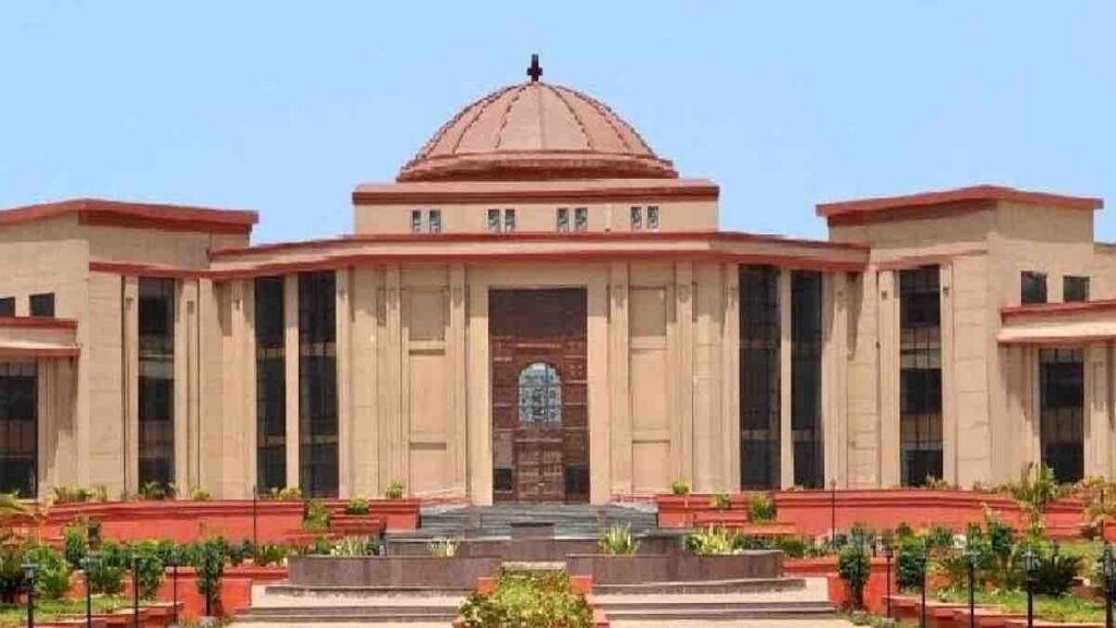 High Court’ का बड़ा फैसला’ अब पति-पत्नी एक-दूसरे की आय और संपत्ति पर कर सकेंगे सवाल-जवाब