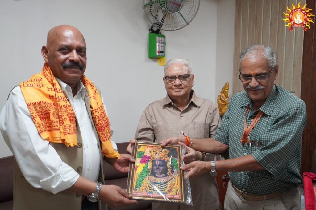 सीईओ की भूमिका निभाने राम मंदिर पहुंचे जितेंद्र मिश्रा