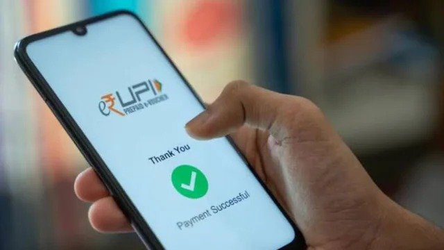 ₹2000 से ऊपर UPI करने वालों के लिए बड़ी खबर, चार्ज लगेगा या नहीं? जानिए नए नियम