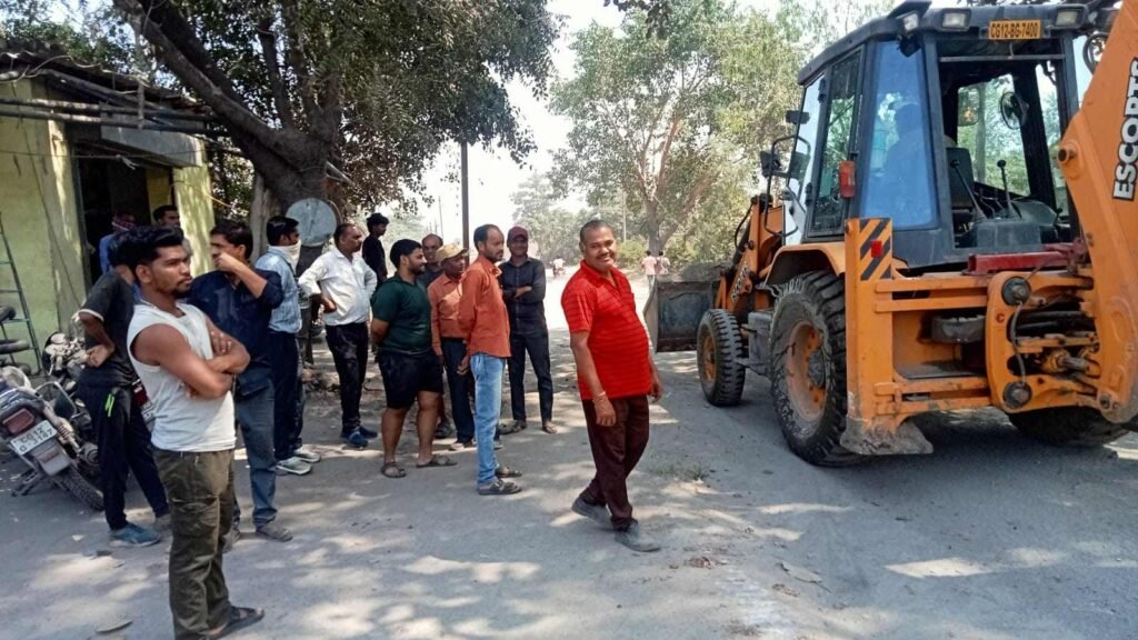 बाधक बन रहे एंक्रोचमेंट पर हुई बुलडोजर कार्रवाई
