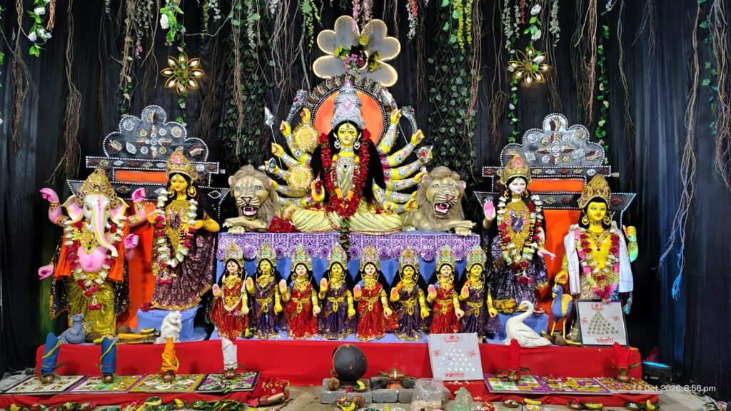 आदिशक्ति की प्रतिमा स्थापित, प्रथम दिवस हुए शैलपुत्री के दर्शन