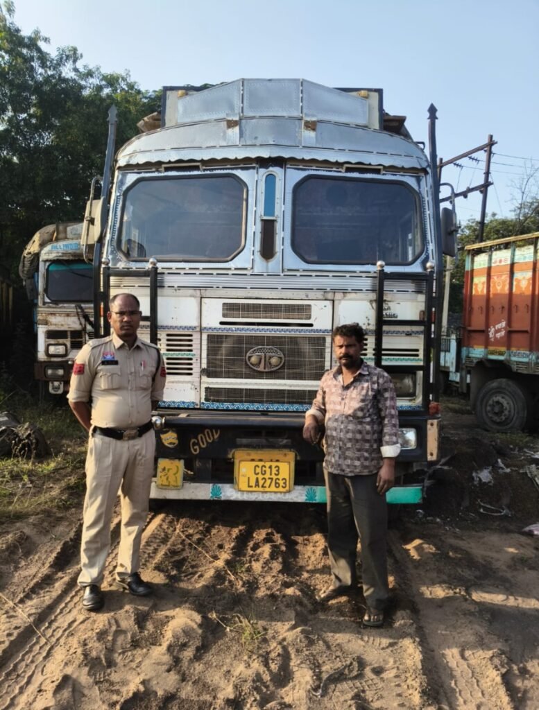17.650 टन कबाड़ से लदा ट्रक जब्त, कीमत 5.29 लाख रुपये