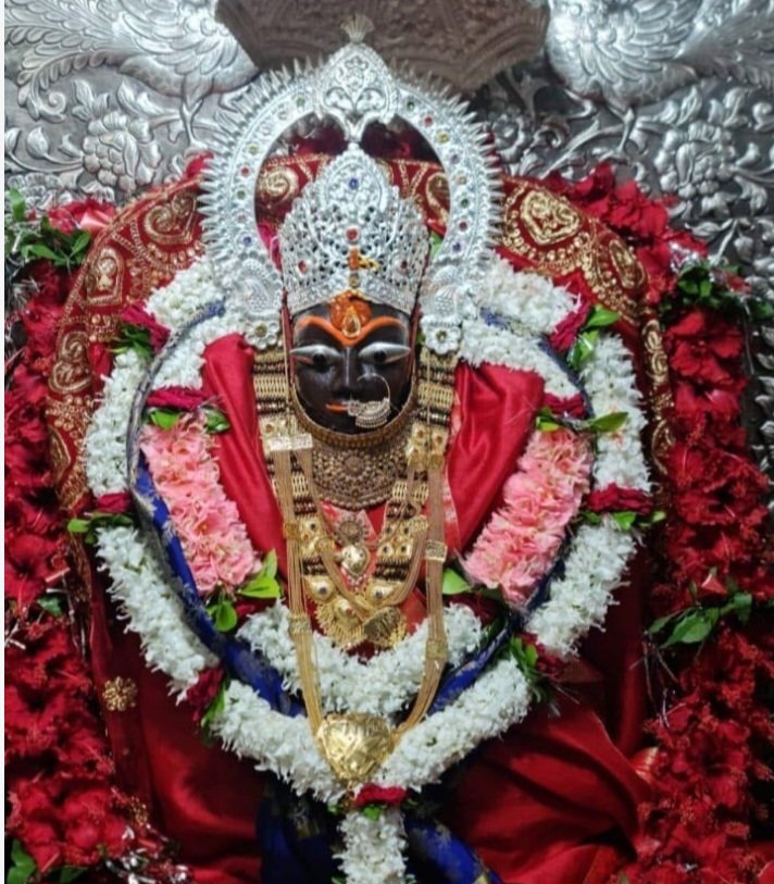 त्रिकुट शिखर पर मां शारदा के दरबार में आस्था की लहर